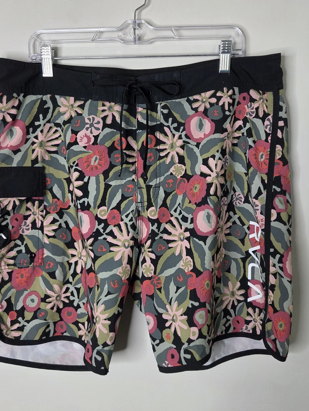 RVCA Men’s Eastern 4-Way Stretch Boardshorts